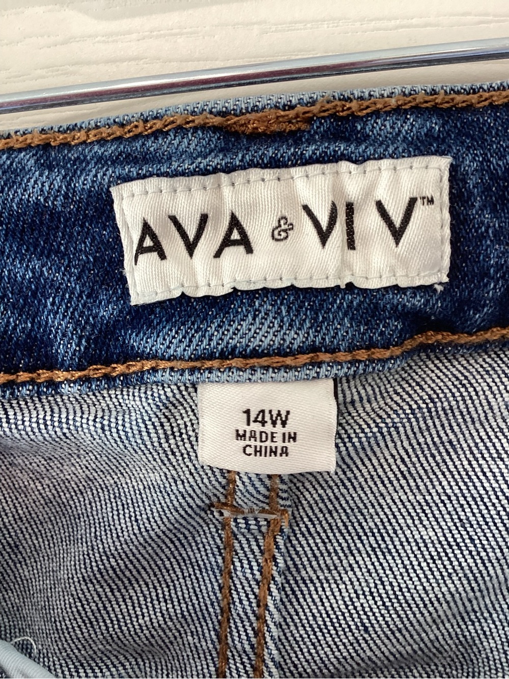 Ava & Viv Dark Blue Denim Jean Shorts 14W EUC - Picture 2 of 3